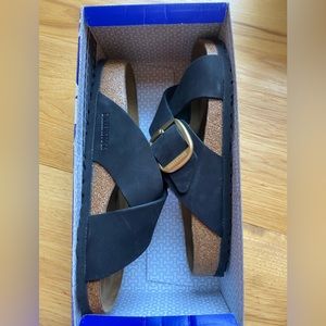 NEW Siena Big Buckle Birkenstocks size 41, black with gold buckle